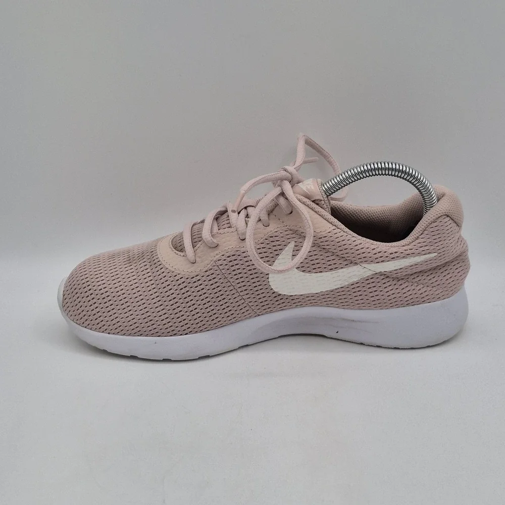 Nike Tanjun Shoes‎ Womens Size 9.5 Pink Mesh Knit Lightweight Running 812655-202